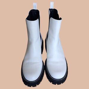 Gianni Bini Ridleigh White Leather Chelsea Boots Women’s Size 9 Lug Sole Chunky